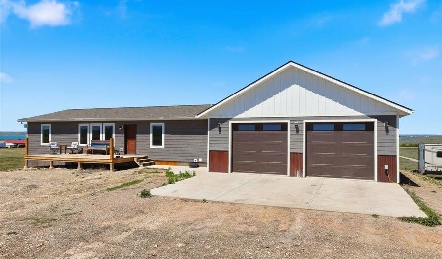 11869 US Hwy 212, Belle Fourche, SD 57717 - 4 Beds, 3 Bath