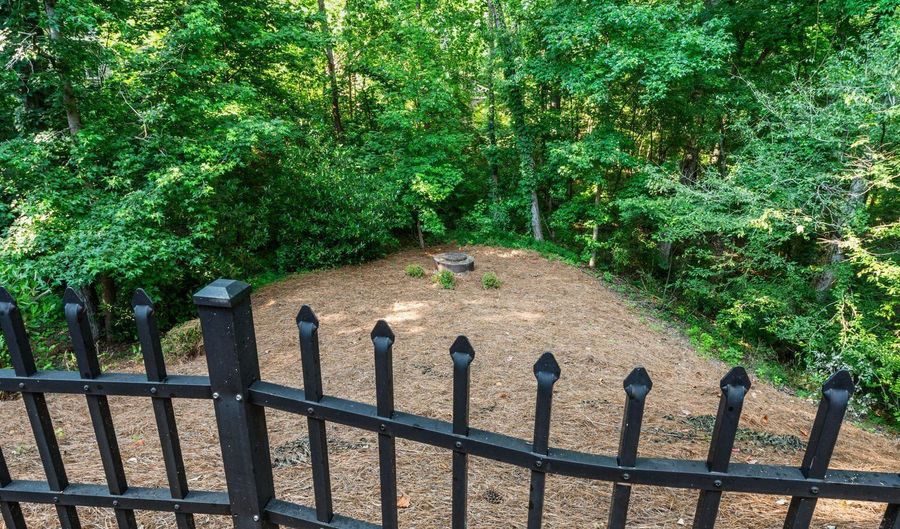 127 Blazing Ridge Way Way, Acworth, GA 30101 - 6 Beds, 6 Bath