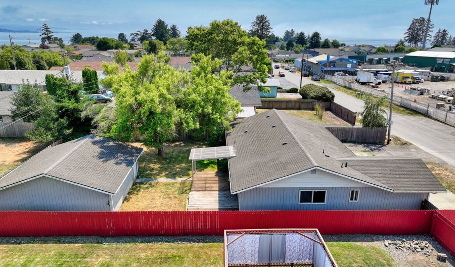 388 TANBARK Rd, Brookings, OR 97415 - 3 Beds, 2 Bath