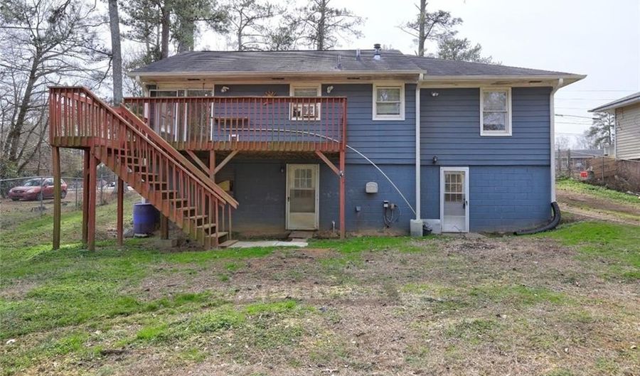 32 Hillcrest Drive Southeast Dr SE, Austell, GA 30168 - 4 Beds, 1 Bath