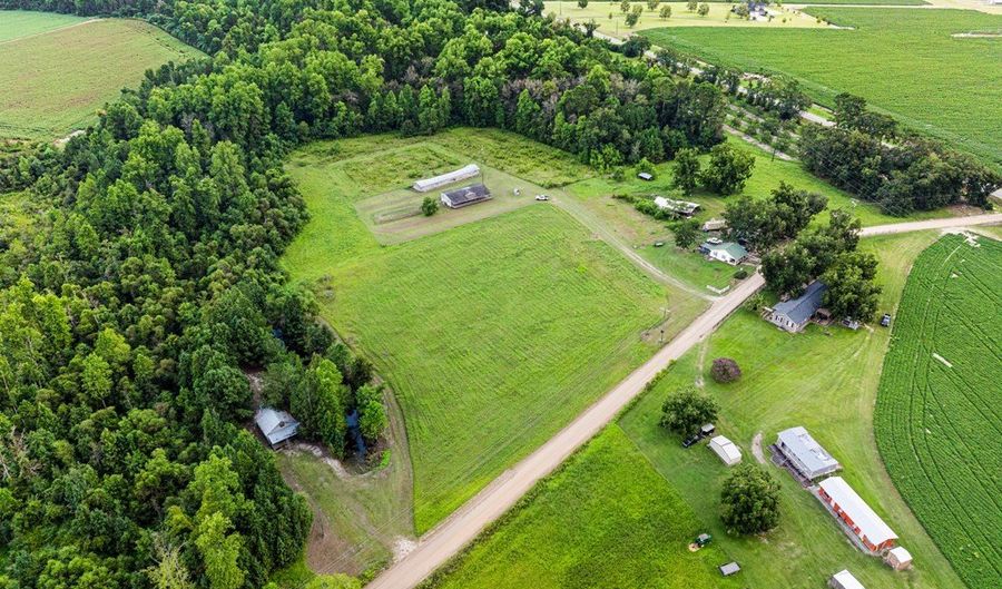 82 Harris Rd, Baxley, GA 31513 - 3 Beds, 2 Bath