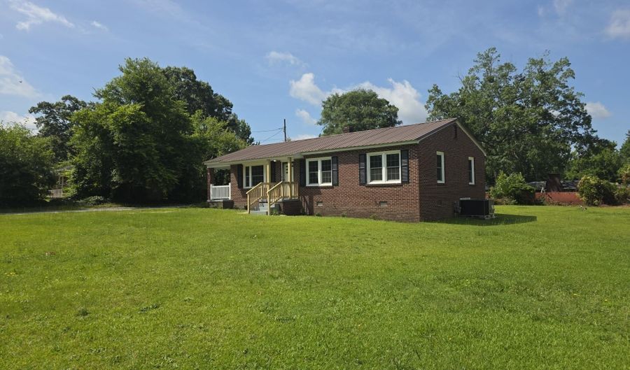118 Westwood Dr, Belton, SC 29627 - 3 Beds, 2 Bath