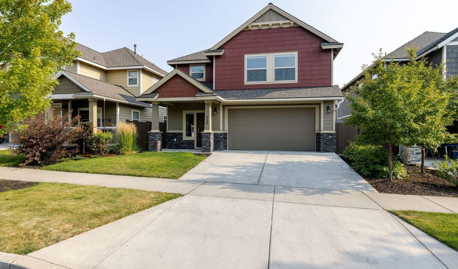 3129 NE Flagstone, Bend, OR 97701 - 4 Beds, 3 Bath