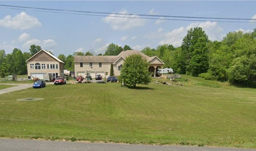 2532 State Highway 67, Amsterdam, NY 12010 - 9 Beds, 5 Bath