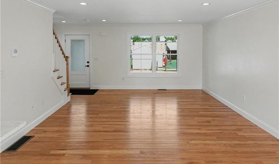 18 Tacoma St, Cranston, RI 02920 - 3 Beds, 3 Bath