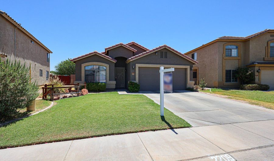 2209 N 105TH Ave, Avondale, AZ 85392 - 3 Beds, 2 Bath