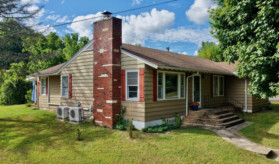 163 N Washington St, Alderson, WV 24910 - 3 Beds, 2 Bath