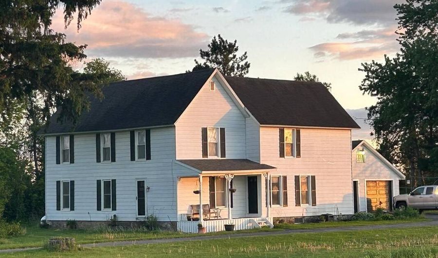 166 Manny Corners Rd, Amsterdam, NY 12010 - 4 Beds, 2 Bath