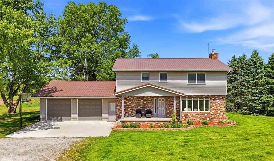 1895 Underwood Ave, Ainsworth, IA 52201 - 4 Beds, 4 Bath