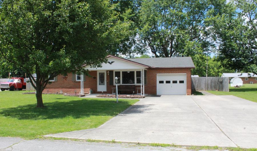 404 Winbigler St, Ansonia, OH 45303 - 3 Beds, 2 Bath