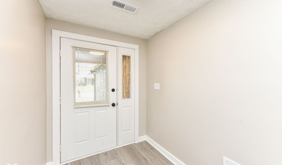 7210 Chimney Rock Ct, Indianapolis, IN 46217 - 3 Beds, 2 Bath