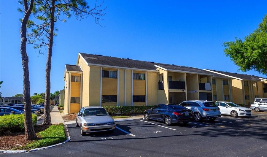 908 LAKE DESTINY Rd E, Altamonte Springs, FL 32714 - 3 Beds, 2 Bath