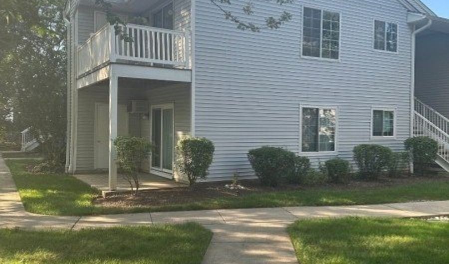 66 Mountain Ct 66, Bedminster, NJ 07921 - 2 Beds, 1 Bath