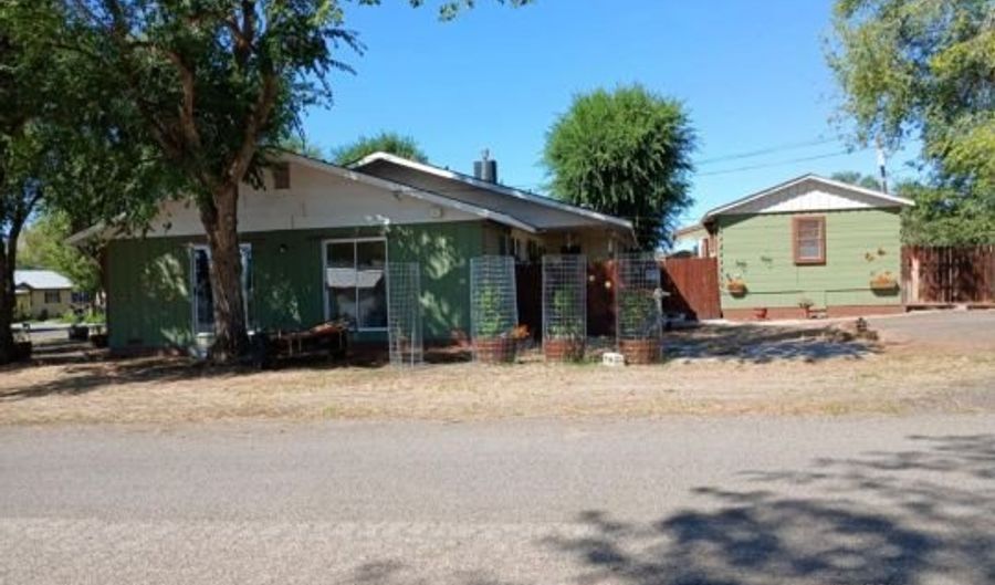 1400 W 11th St, Alturas, CA 96101 - 4 Beds, 6 Bath