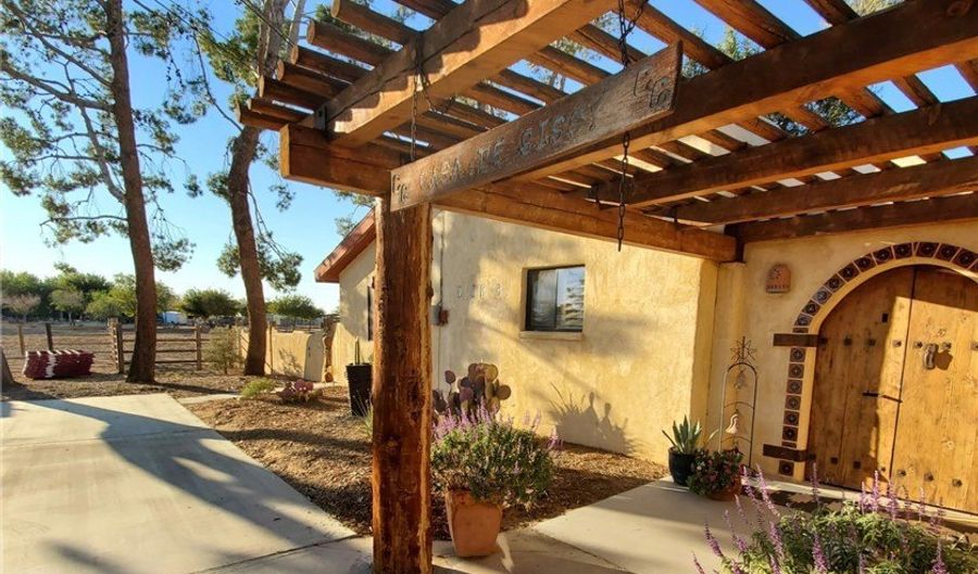 11524 Deep Creek Rd, Apple Valley, CA 92308 - 3 Beds, 1 Bath
