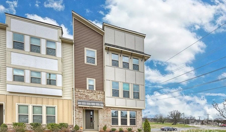 2635 Statesville Ave, Charlotte, NC 28206 - 4 Beds, 4 Bath