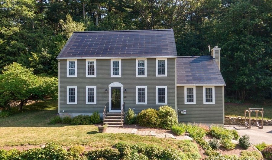 25 Calvin St, Ayer, MA 01432 - 3 Beds, 3 Bath