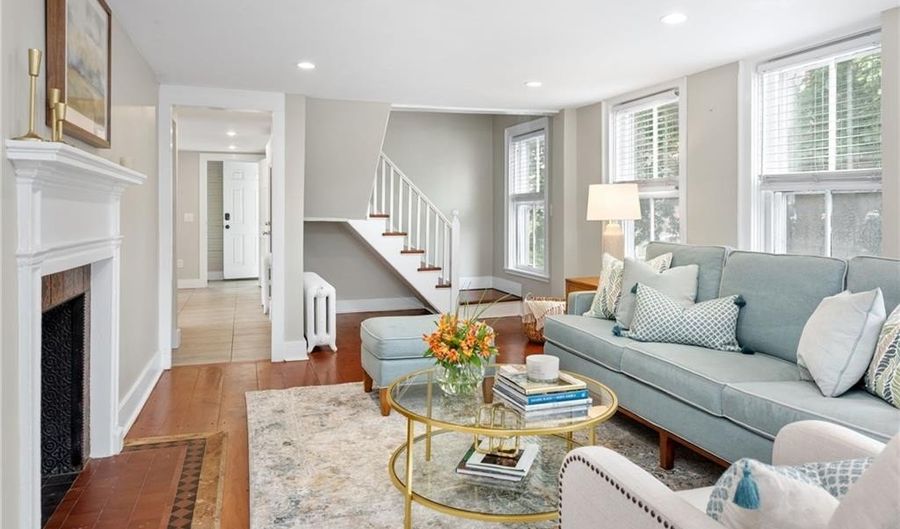 43 Farewell St 2, Newport, RI 02840 - 4 Beds, 3 Bath