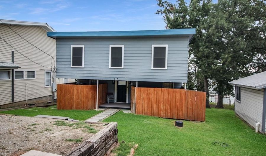 318 W Lake Dr, Weatherford, TX 76087 - 2 Beds, 2 Bath