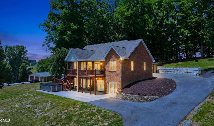 24327 Eagle Site Dr, Abingdon, VA 24211 - 4 Beds, 4 Bath