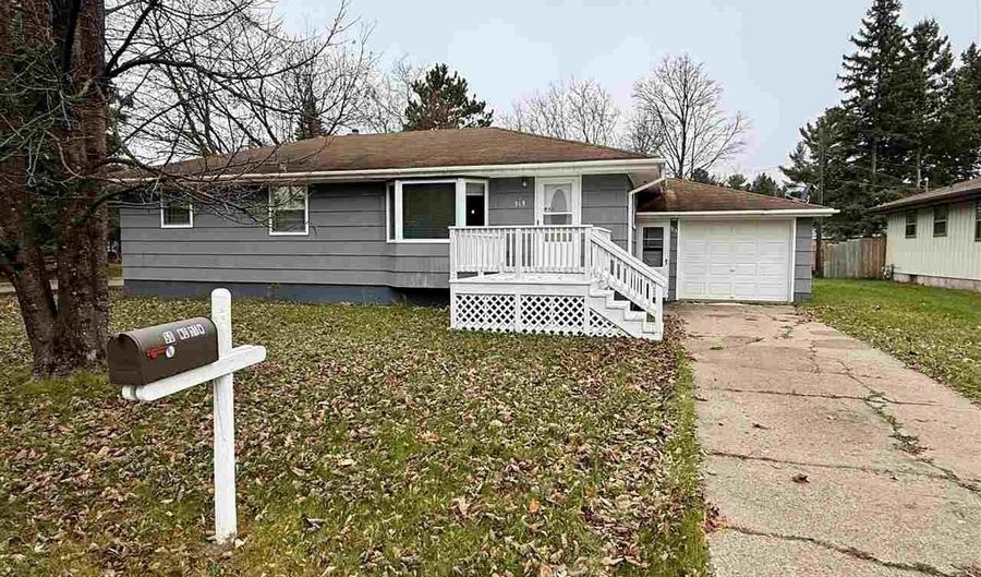313 S 2nd St W, Aurora, MN 55705 - 3 Beds, 2 Bath