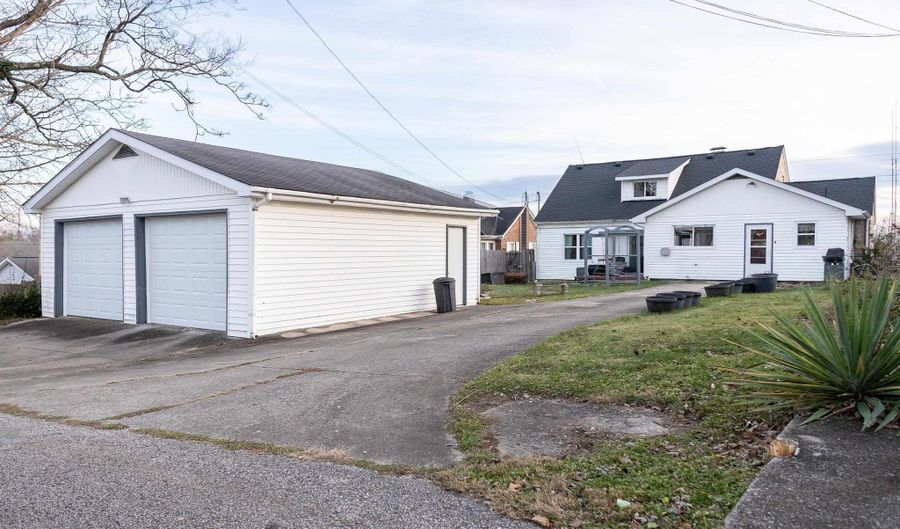 1419 22nd St, Bedford, IN 47421 - 4 Beds, 3 Bath