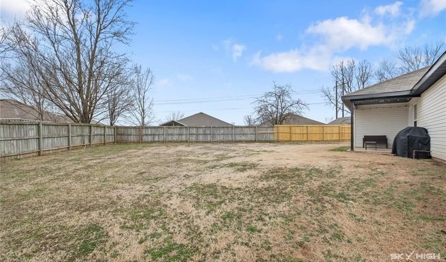 906 SW Terry Ln, Bentonville, AR 72712 - 3 Beds, 2 Bath