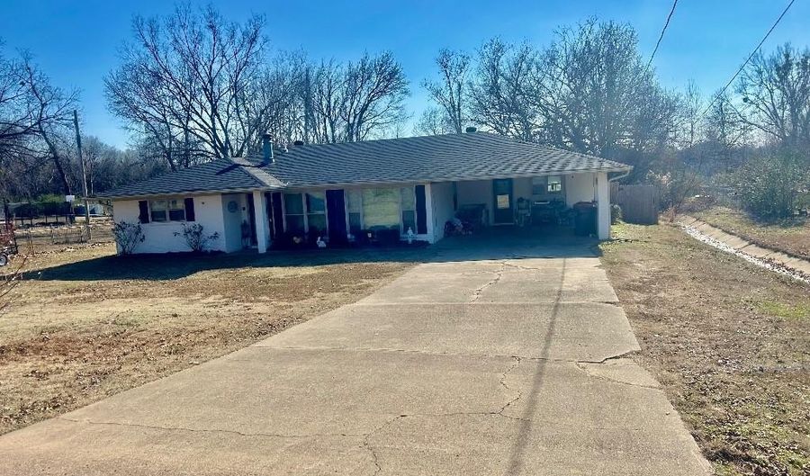 829 Maple Shade Rd, Alma, AR 72921 - 3 Beds, 2 Bath