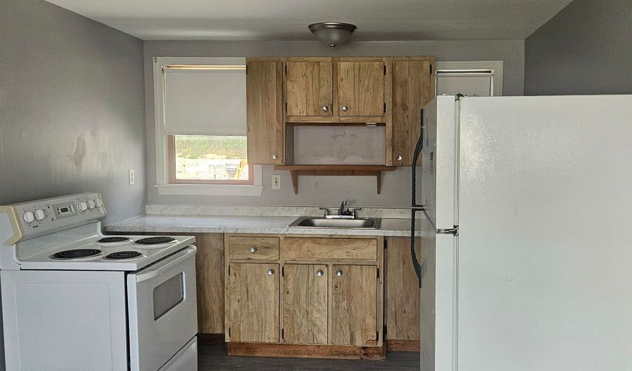33 Spring St 4, Bristol, NH 03222 - 1 Beds, 1 Bath