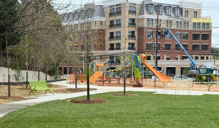5337 ZENITH OVERLOOK Dr, Bethesda, MD 20816 - 3 Beds, 4 Bath