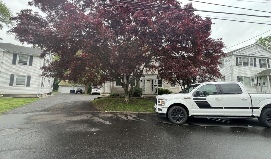 39 Grasso Ter, Bridgeport, CT 06604 - 4 Beds, 1 Bath