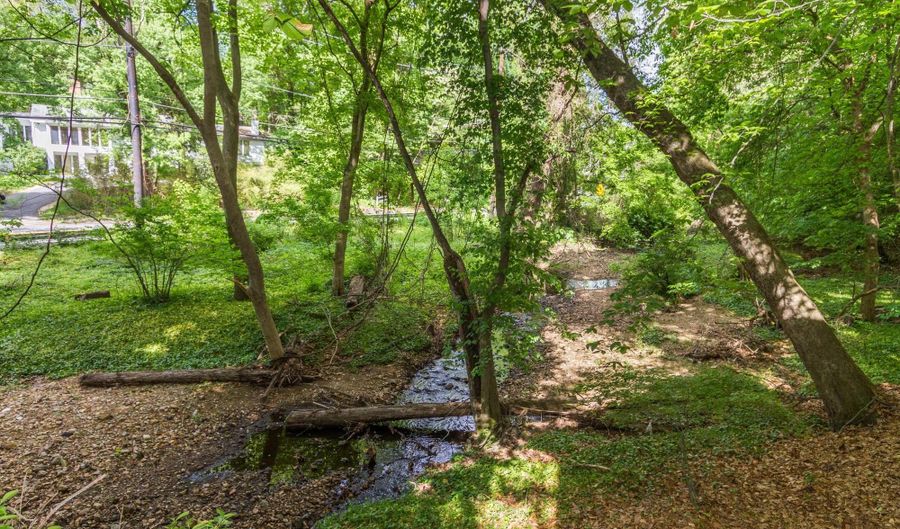 13 AVALON Ct, Bethesda, MD 20816 - 5 Beds, 4 Bath