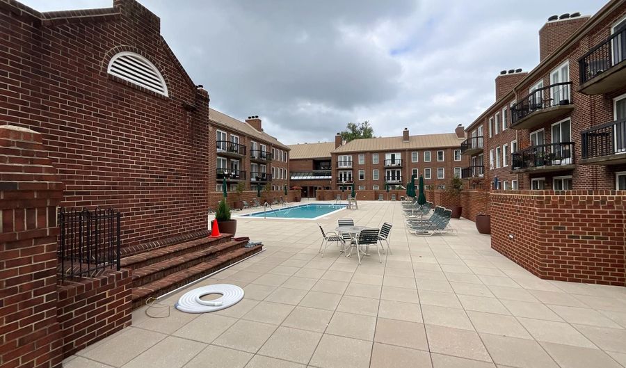 801 S PITT St 329, Alexandria, VA 22314 - 1 Beds, 1 Bath