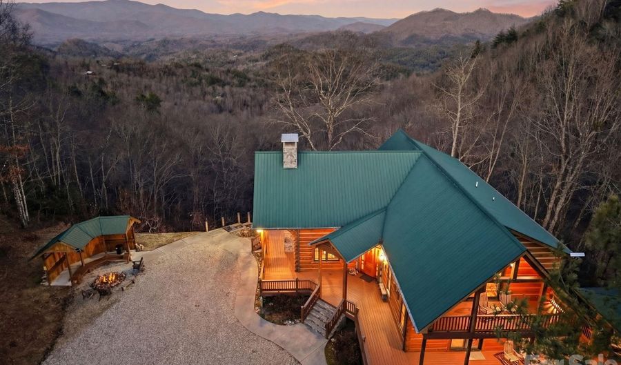 2150 Shellstand Rd, Almond, NC 28702 - 4 Beds, 4 Bath