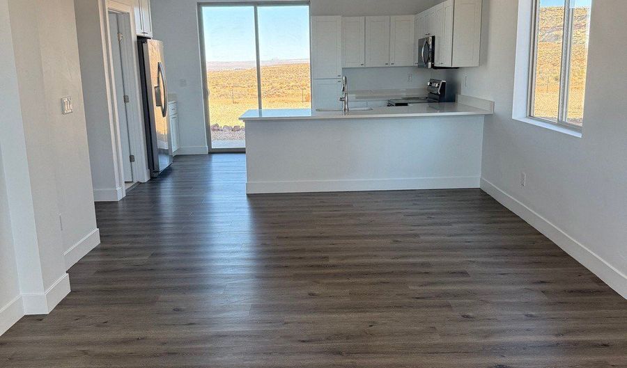 1334 E LONE ROCK Dr, Big Water, UT 84741 - 3 Beds, 3 Bath