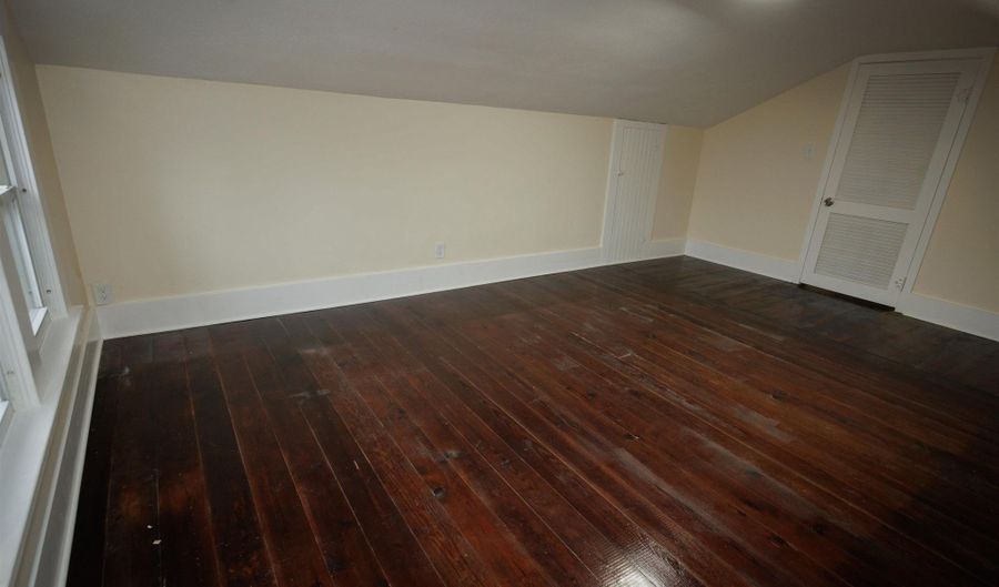 801 E Jackson St, Attica, IN 47918 - 4 Beds, 3 Bath