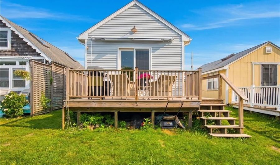 64 Burnside Ave, Narragansett, RI 02882 - 1 Beds, 1 Bath