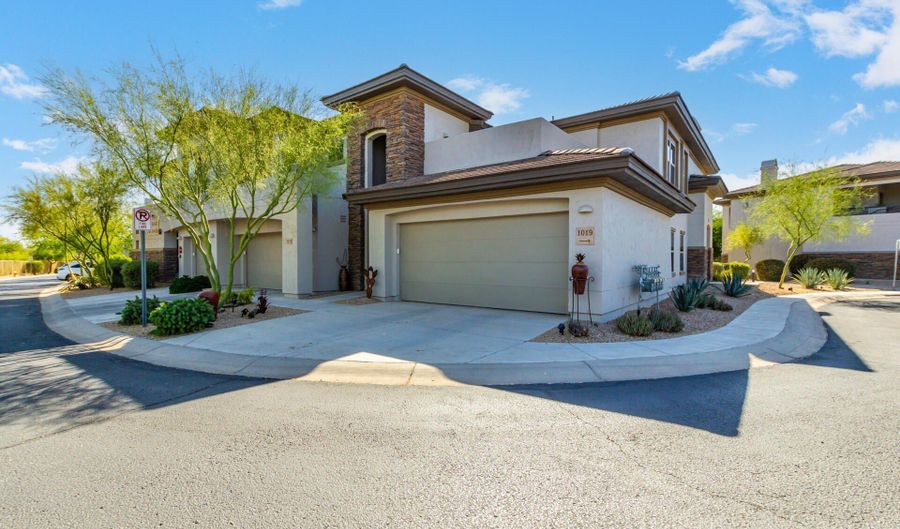 33575 N DOVE LAKES Dr 2019, Cave Creek, AZ 85331 - 2 Beds, 2 Bath