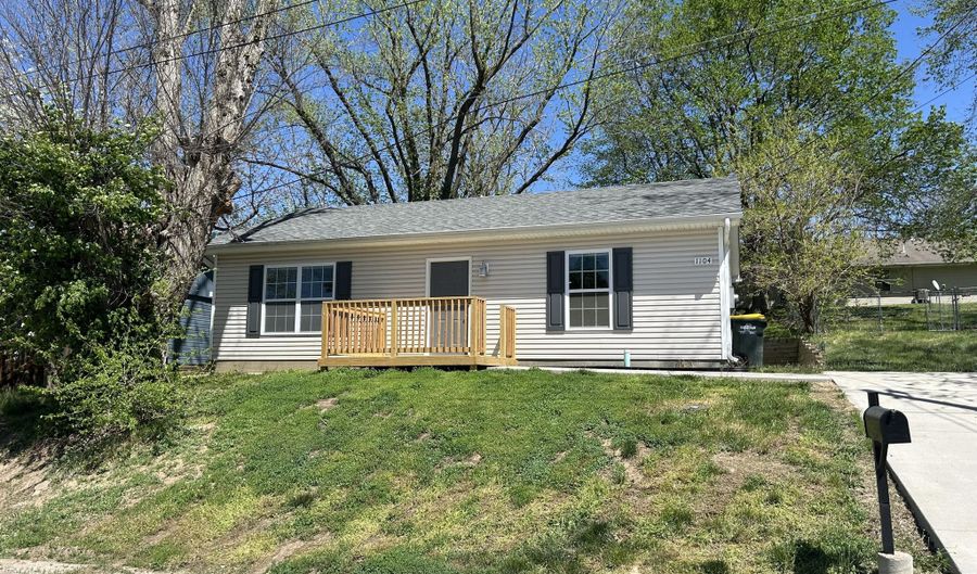 1104 4th St, Boonville, MO 65233 - 2 Beds, 1 Bath