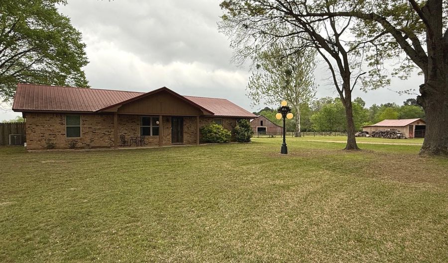 9425 FM 44, Annona, TX 75550 - 3 Beds, 2 Bath