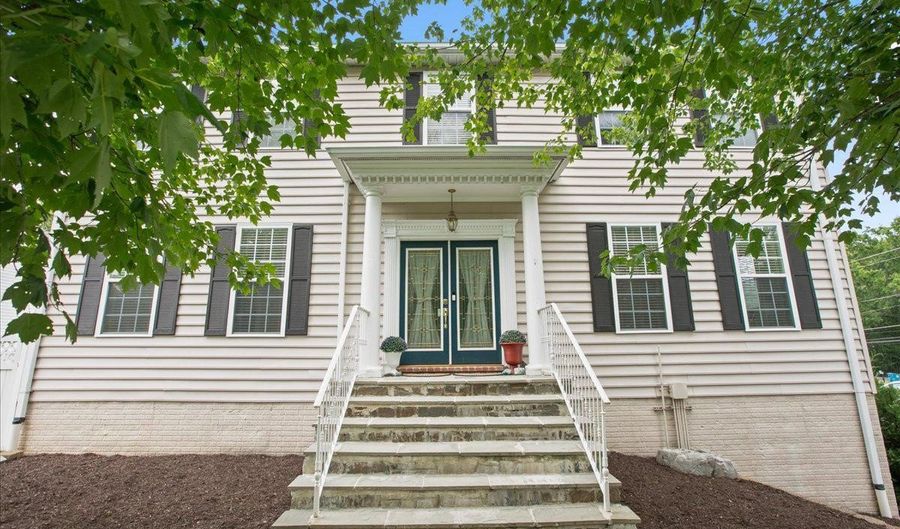 4724 POLE Rd, Alexandria, VA 22309 - 5 Beds, 5 Bath