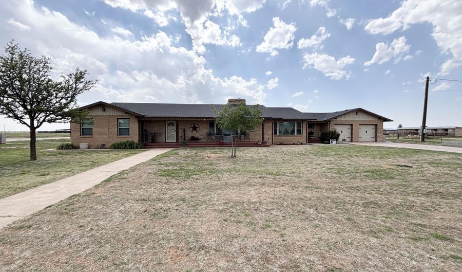 301 Ave N, Abernathy, TX 79311 - 3 Beds, 3 Bath