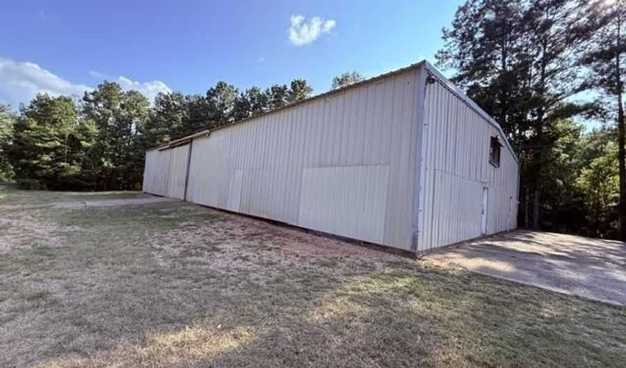 1111 Dummy Line Rd, Brookhaven, MS 39601 - 2 Beds, 1 Bath