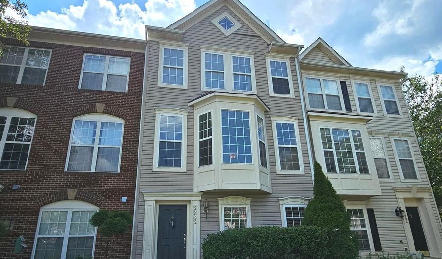 20992 KITTANNING Ln, Ashburn, VA 20147 - 3 Beds, 3 Bath