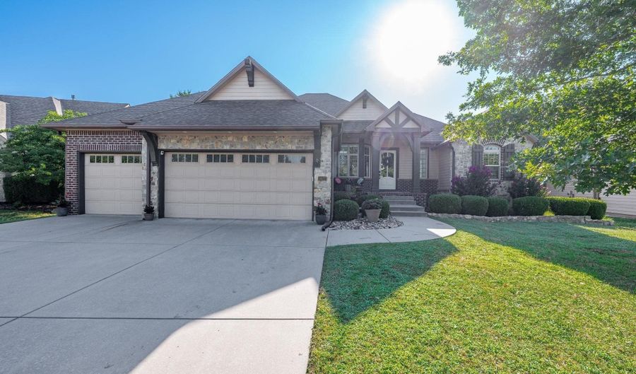 1427 E Timber Falls Ct, Andover, KS 67002 - 5 Beds, 4 Bath