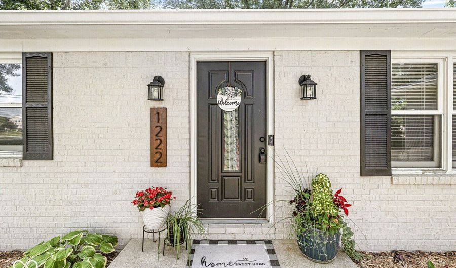 1222 S County Road 1050 E, Indianapolis, IN 46231 - 3 Beds, 2 Bath