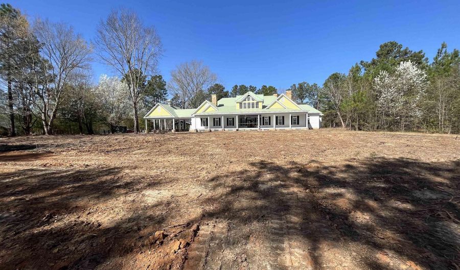 88 C Tombfield Rd, Camden, SC 29020 - 4 Beds, 4 Bath