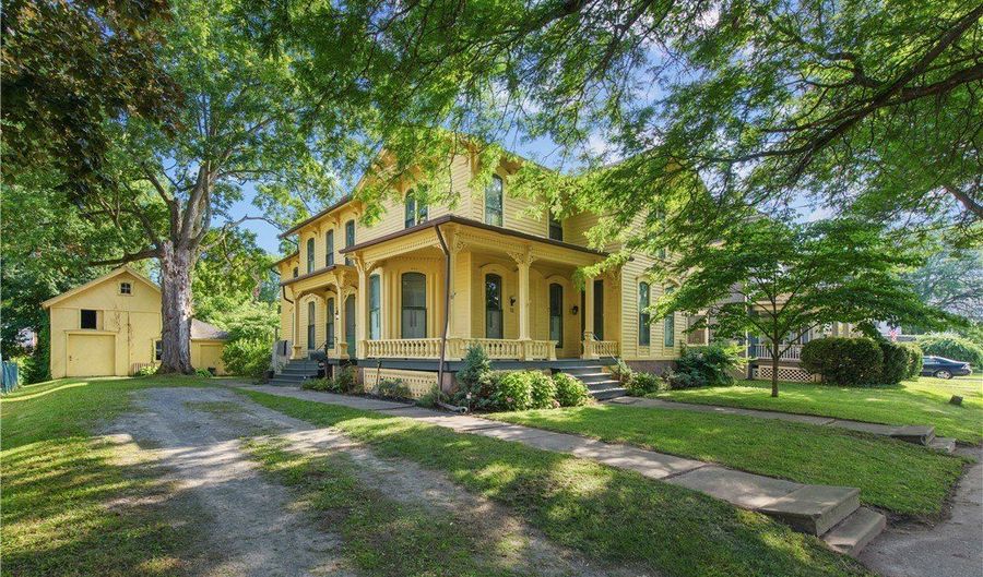 322 W State St, Albion, NY 14411 - 5 Beds, 3 Bath