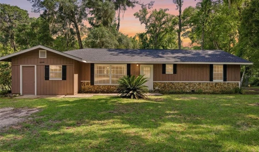4300 NE 132ND Pl, Anthony, FL 32617 - 3 Beds, 2 Bath