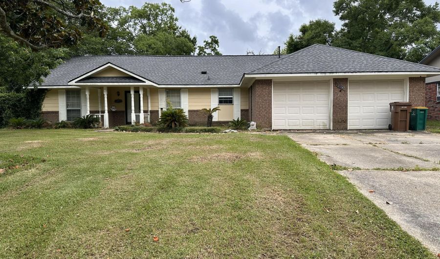 2124 Baywood Dr, Biloxi, MS 39532 - 3 Beds, 2 Bath